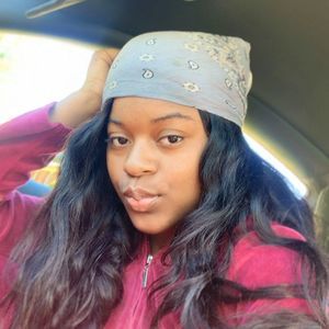 Meet your Posher, Moniee